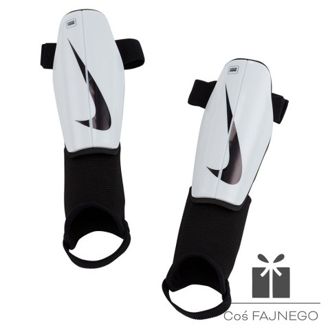 Nagolenniki Nike Charge DX4610-100, Rozmiar: L